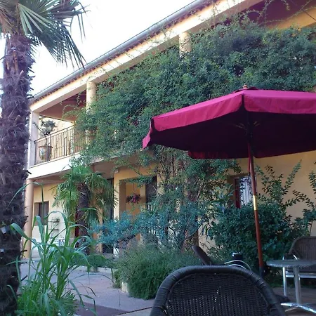 Hotel Le Relais Du Luberon