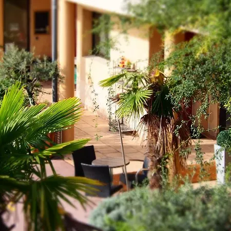 Hotel Le Relais Du Luberon