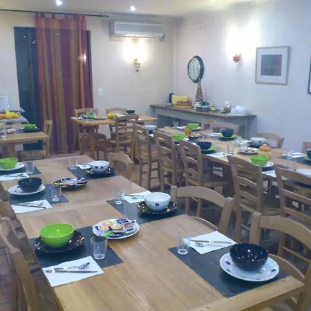 Hotel Le Relais Du Luberon Maubec (Vaucluse)
