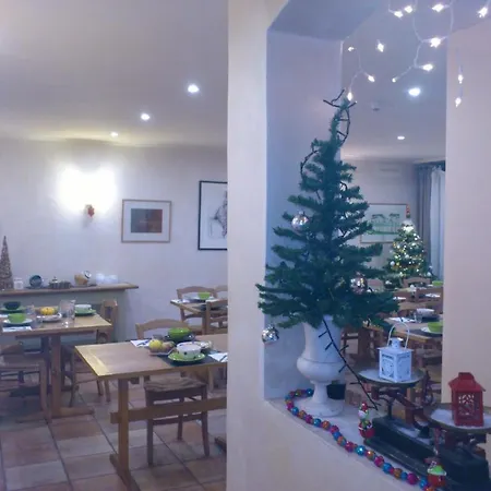 Hotel Le Relais Du Luberon