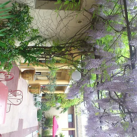 Hotel Le Relais Du Luberon 3*